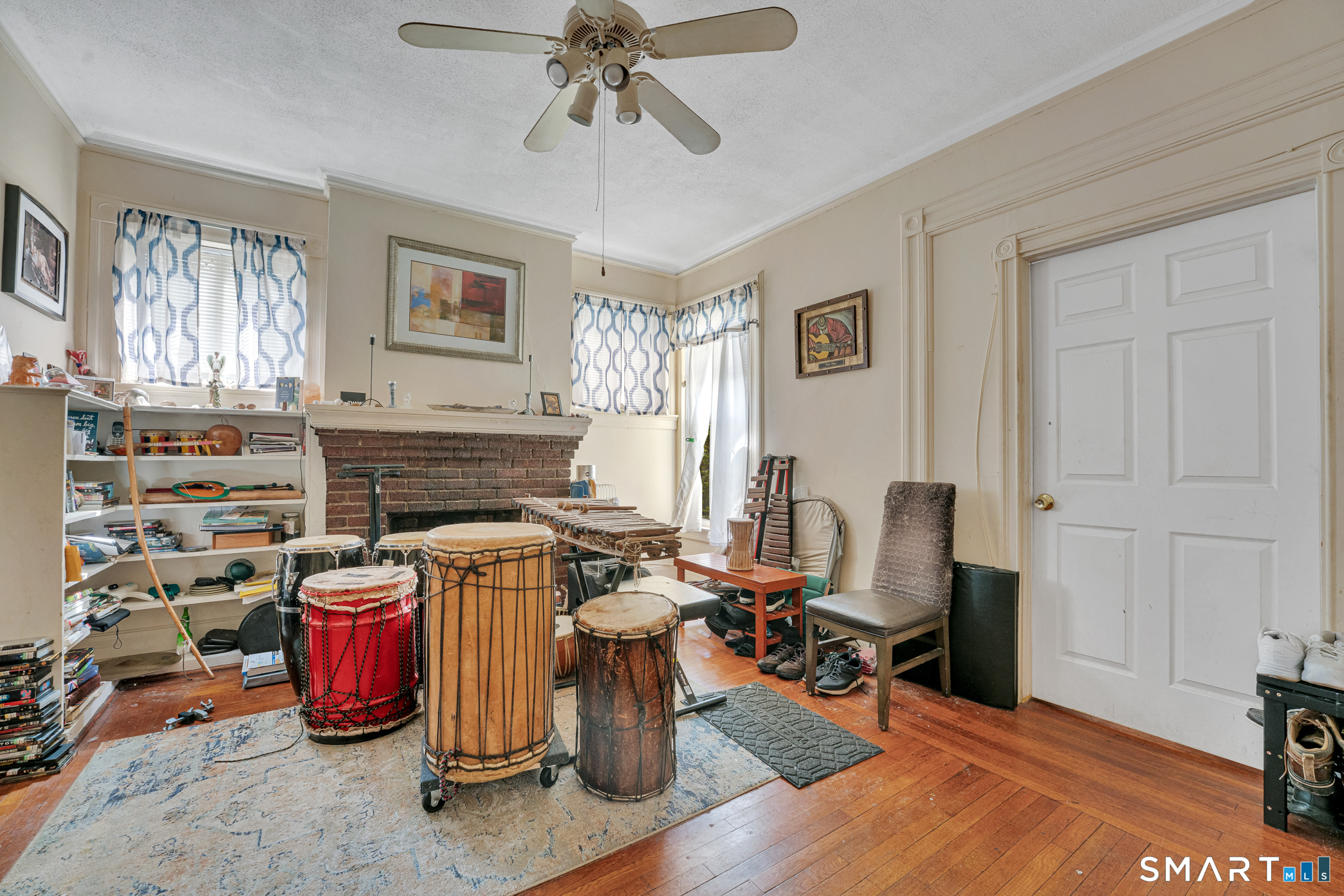 327 Edgewood Avenue New Haven CT 06515