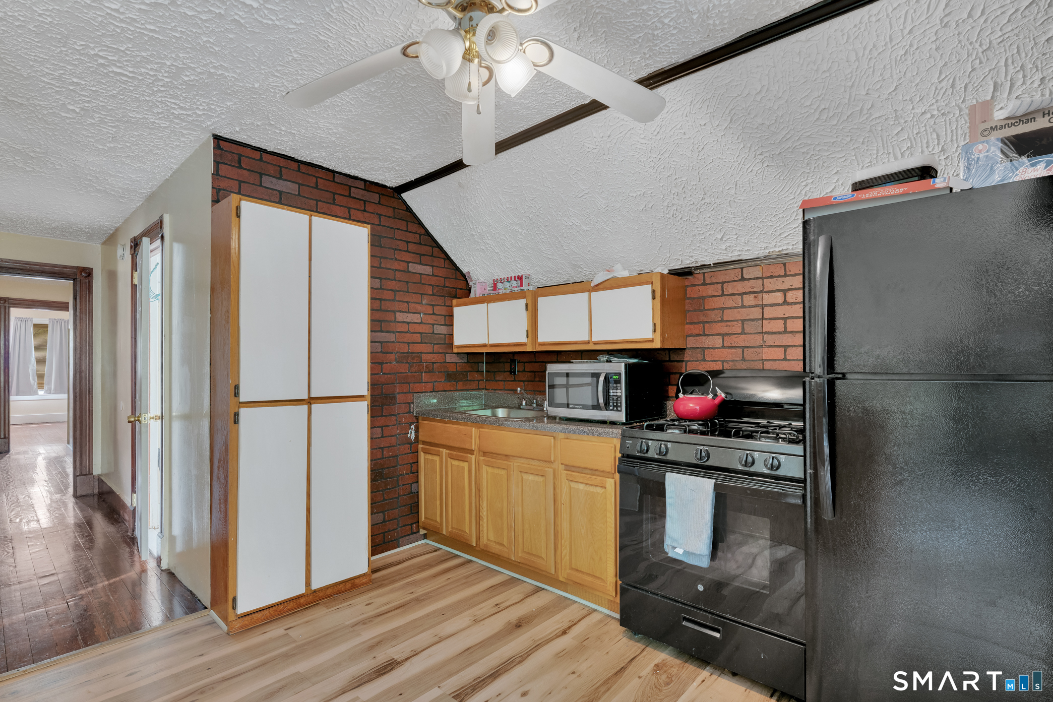 327 Edgewood Avenue New Haven CT 06515