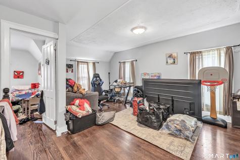 1626 Iranistan Avenue Bridgeport CT 06604