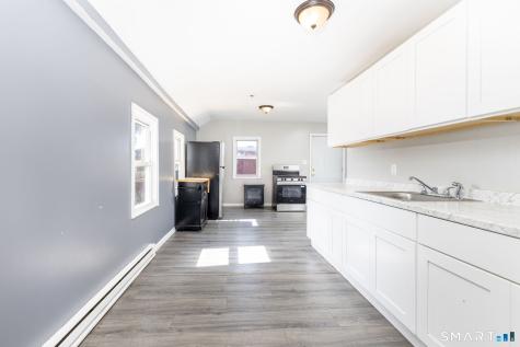 14 Blackhall Street New London CT 06320