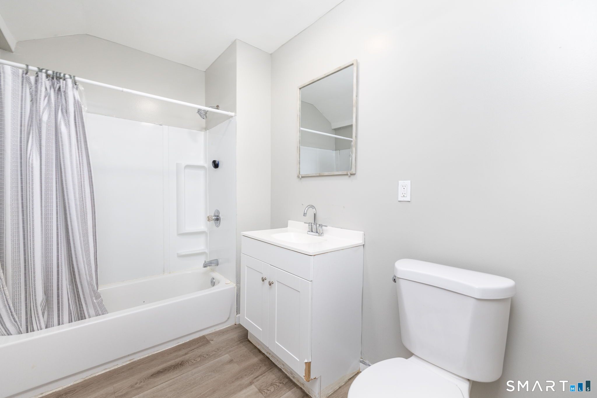 14 Blackhall Street New London CT 06320