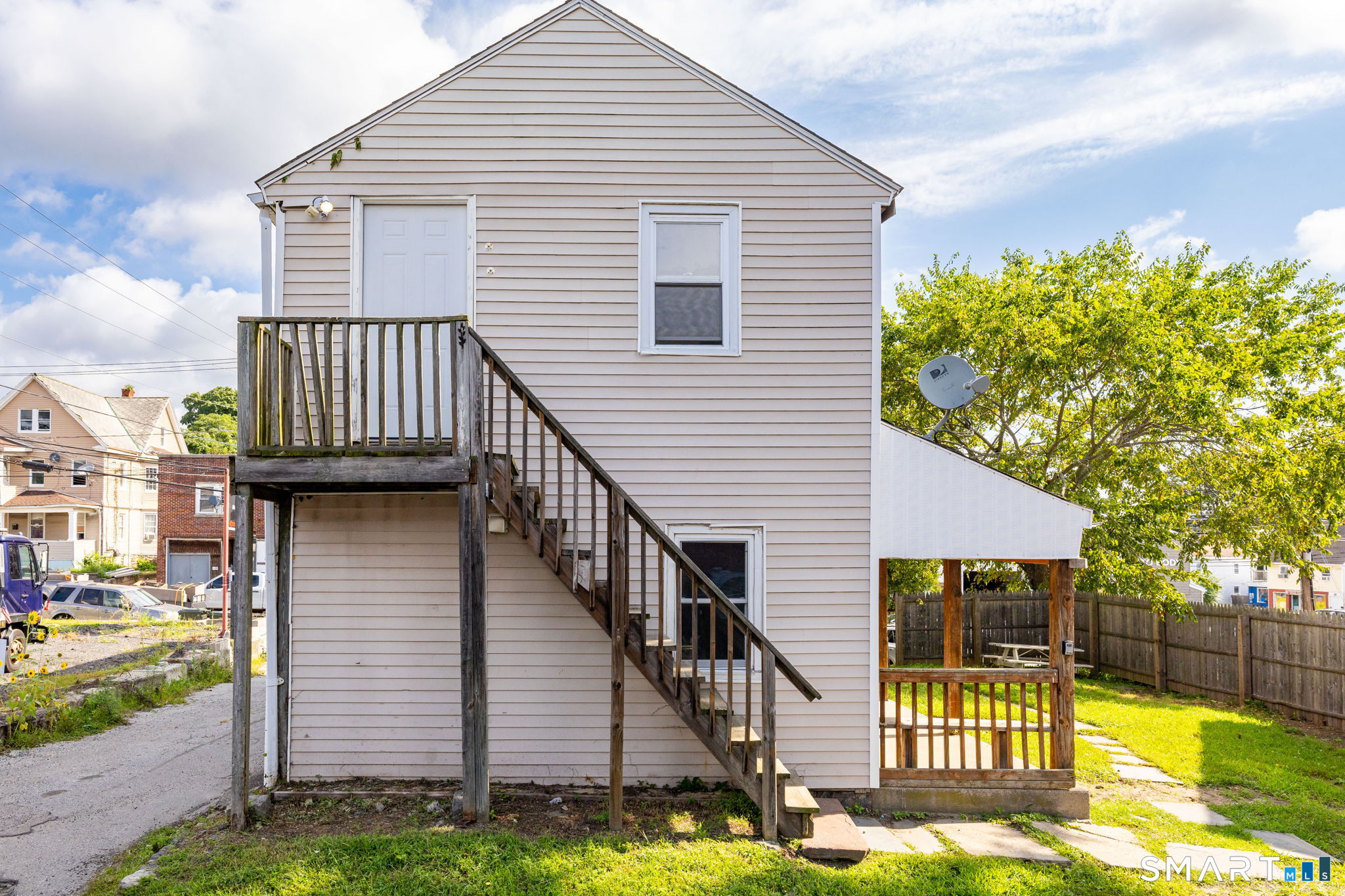 14 Blackhall Street New London CT 06320