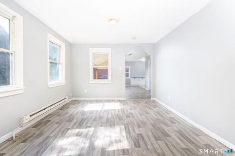 14 Blackhall Street New London CT 06320