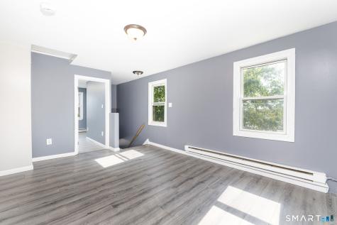 14 Blackhall Street New London CT 06320