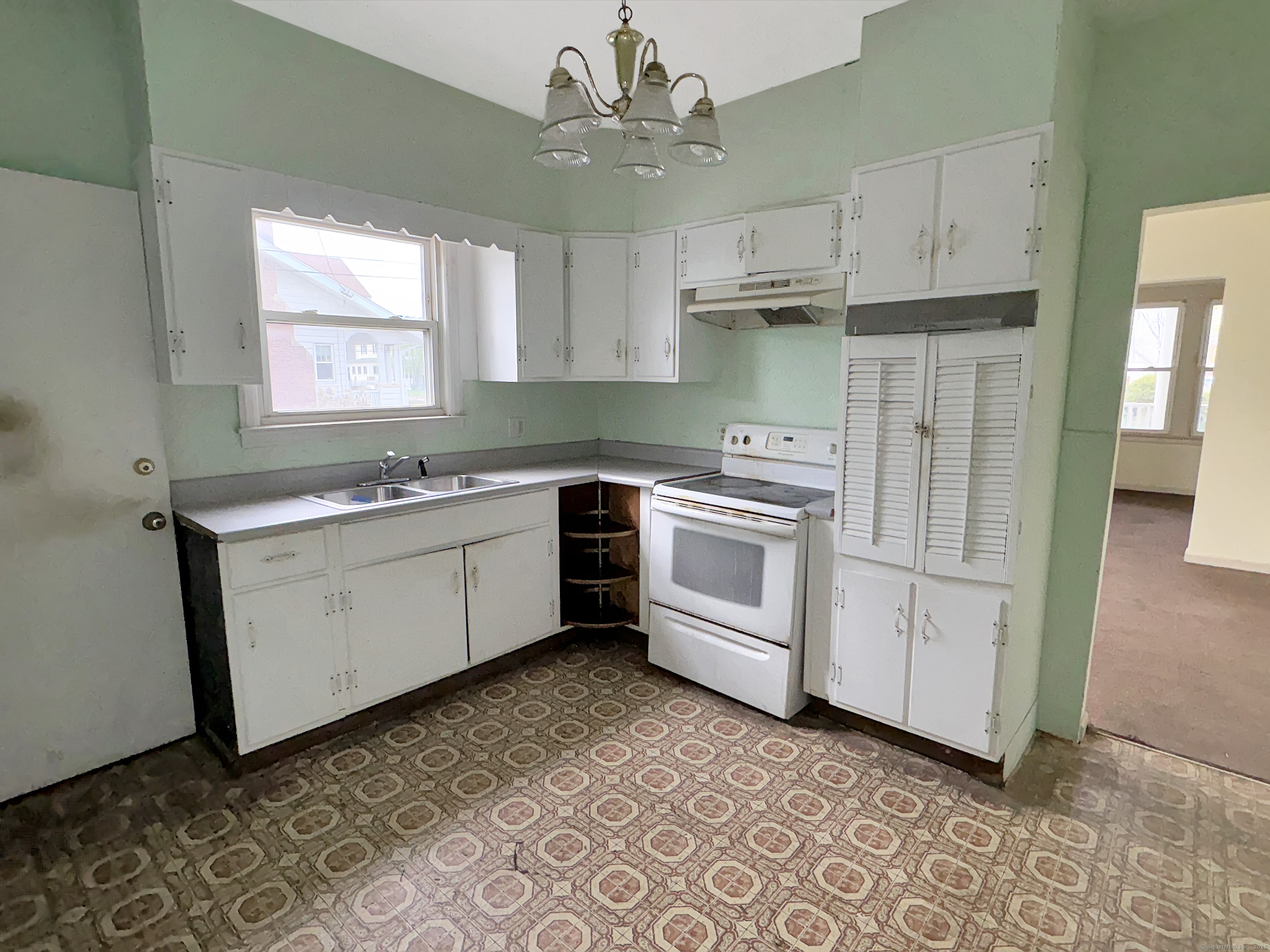 22 Helen Street Hamden CT 06518