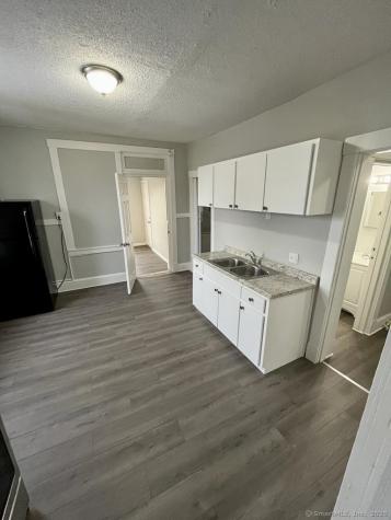 18 South Whitney Street Hartford CT 06106