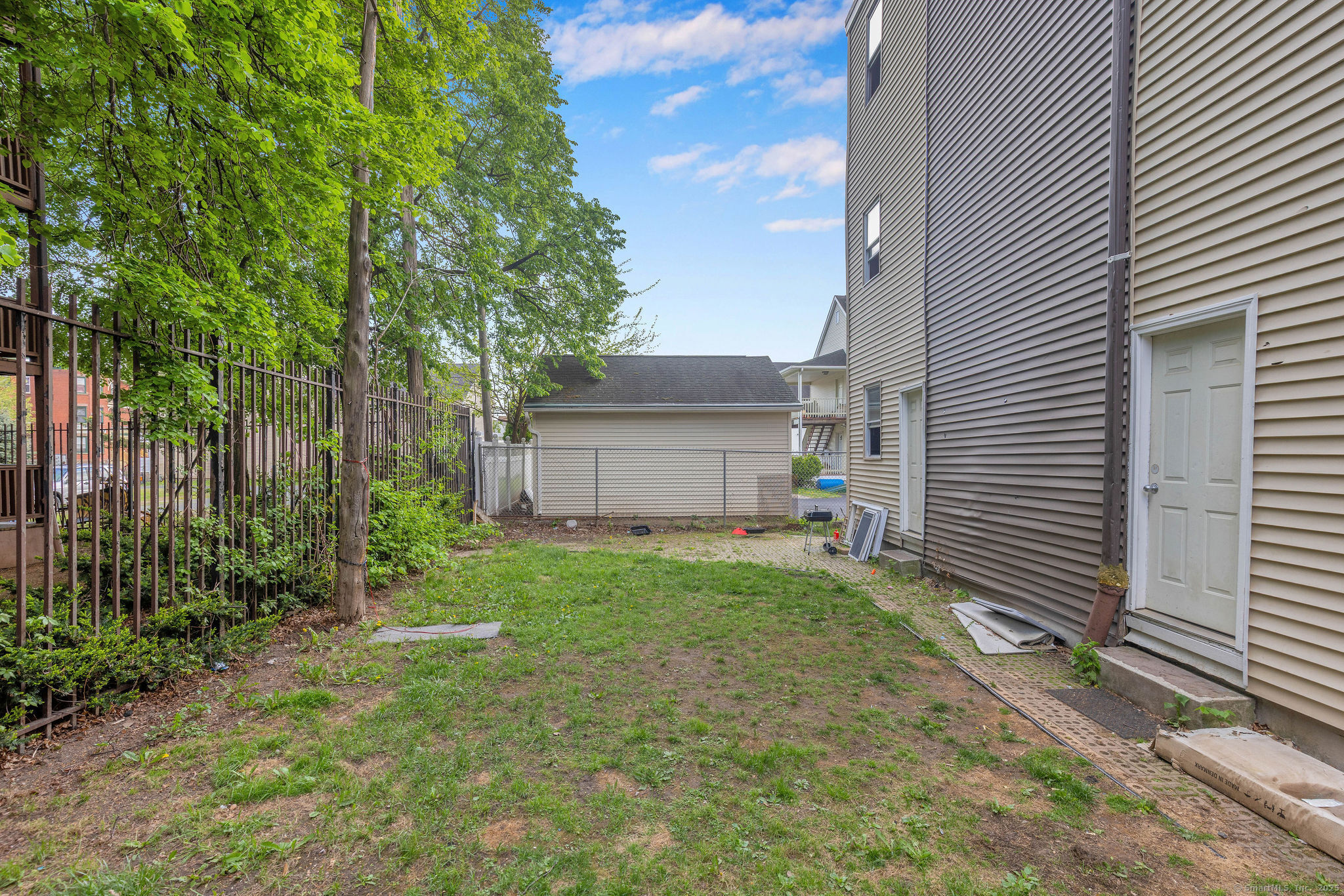 18 South Whitney Street Hartford CT 06106