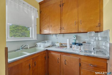 139 Richards Street West Haven CT 06516