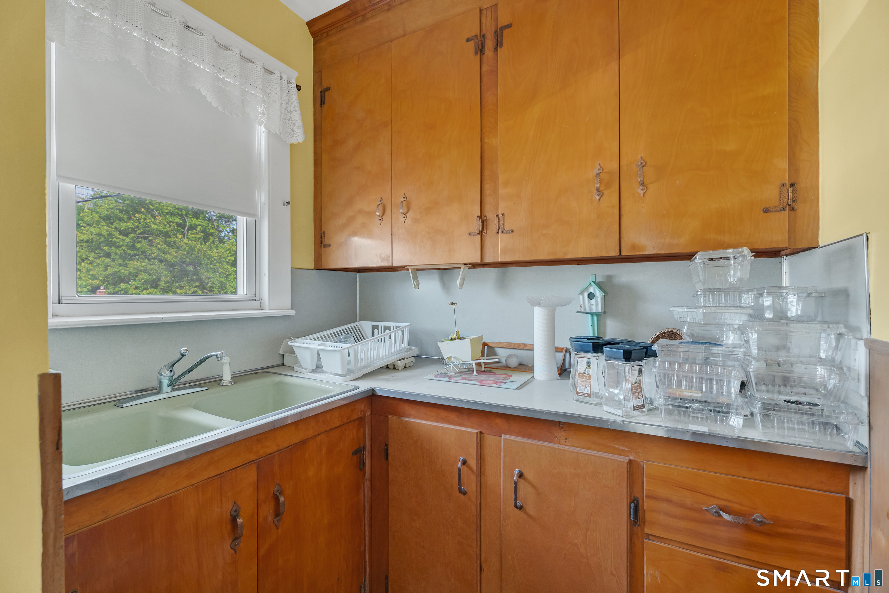 139 Richards Street West Haven CT 06516