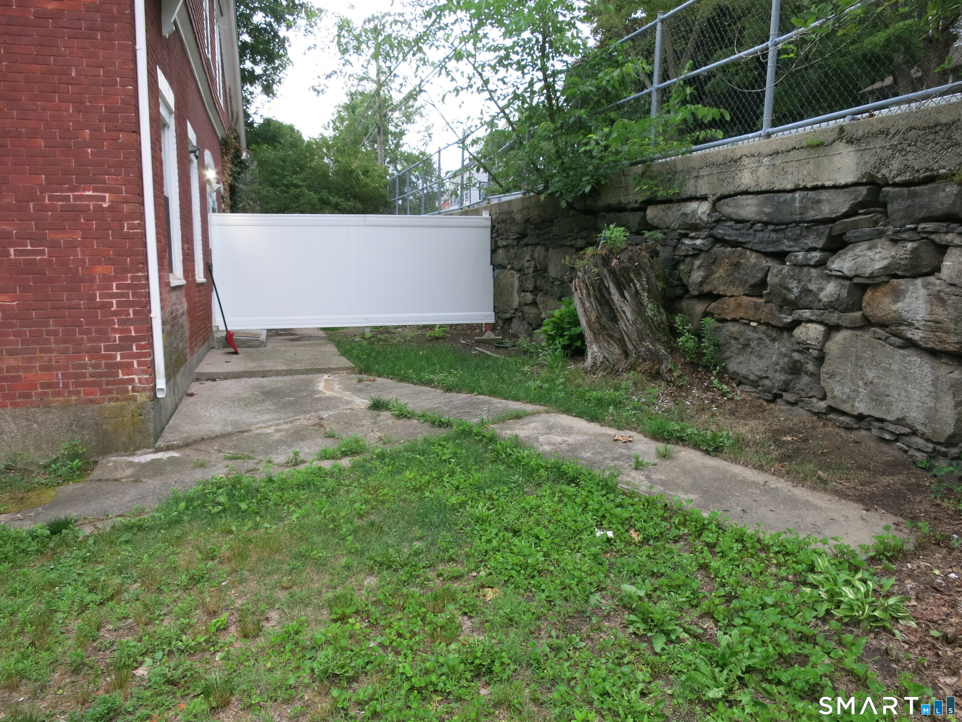 983 Riverside Drive Thompson CT 06255