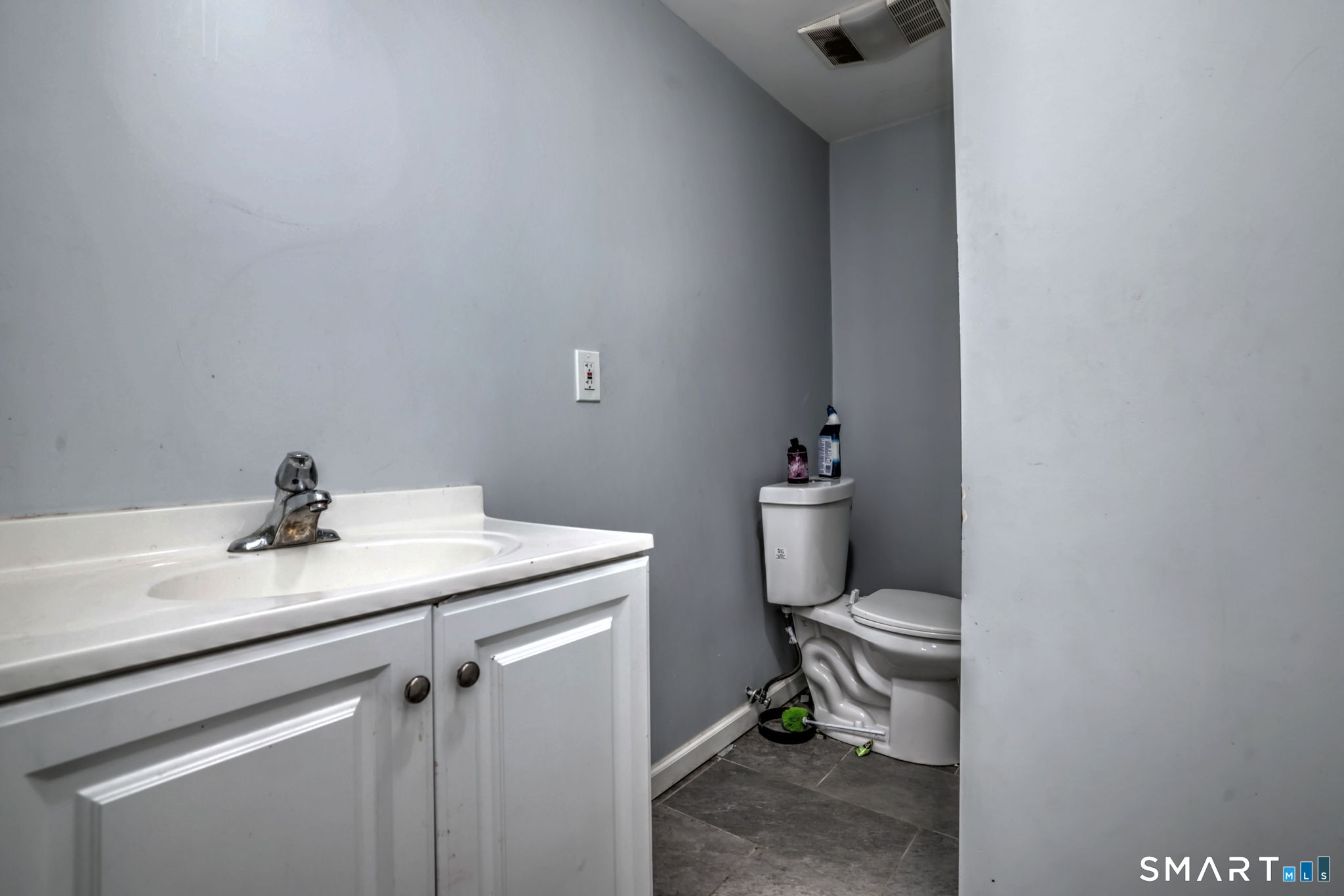 22 Ashley Street Waterbury CT 06704