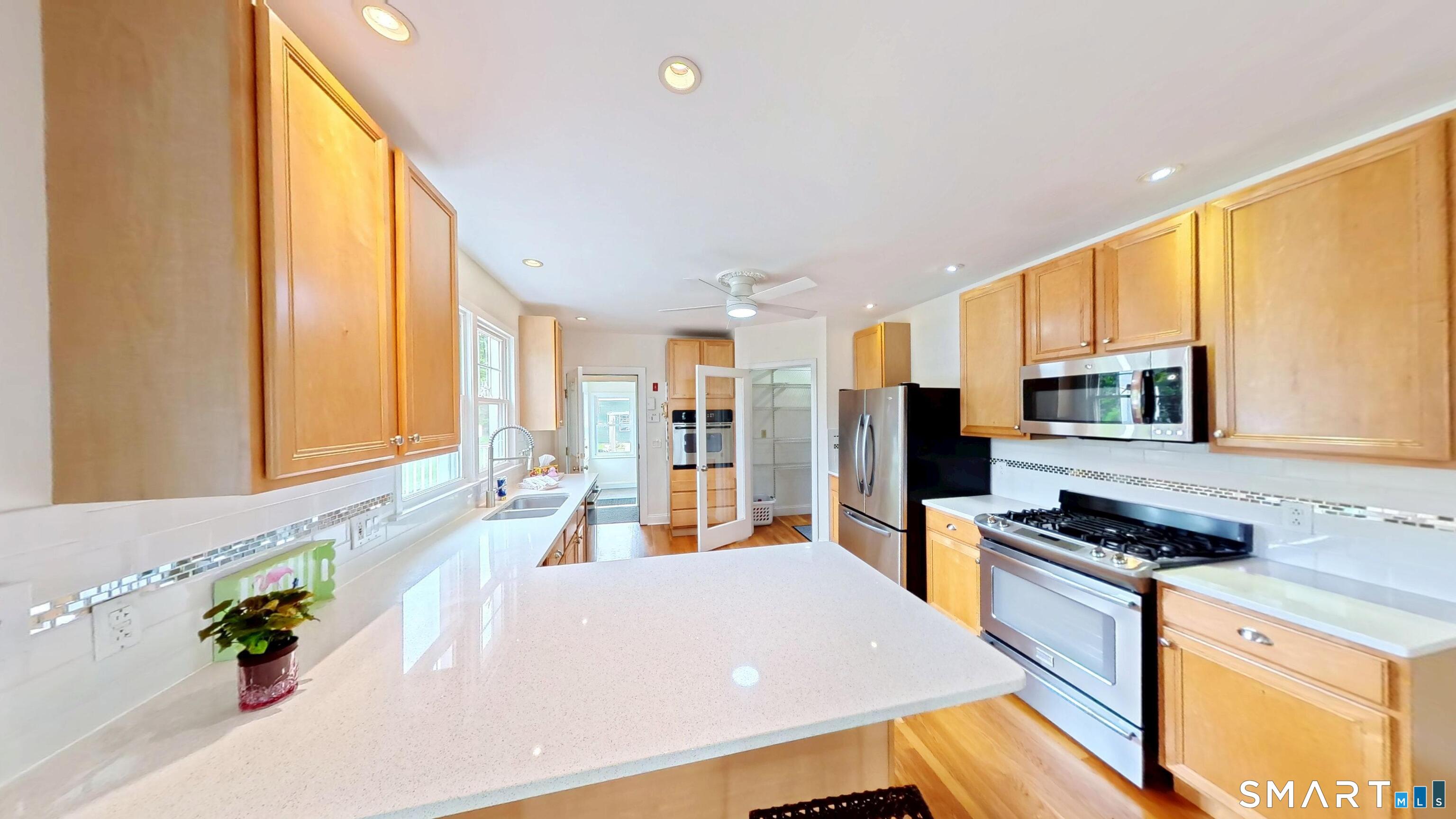 31 Quinnipiac Avenue North Haven CT 06473
