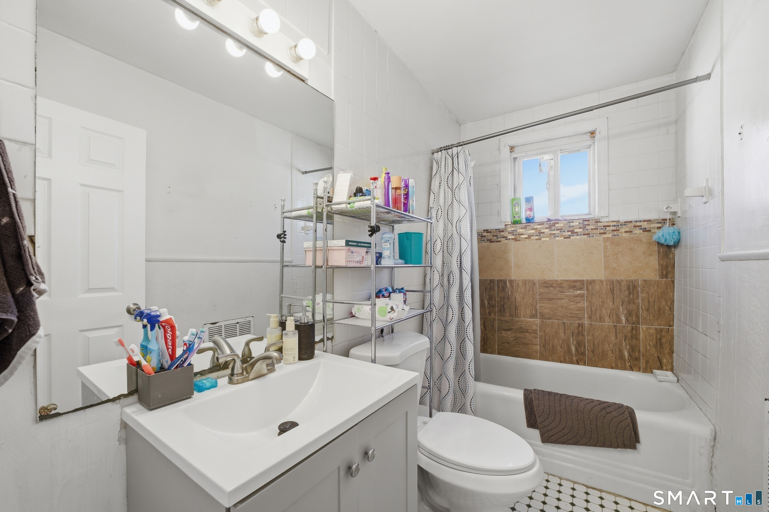 797-799 Beechwood Avenue Bridgeport CT 06605