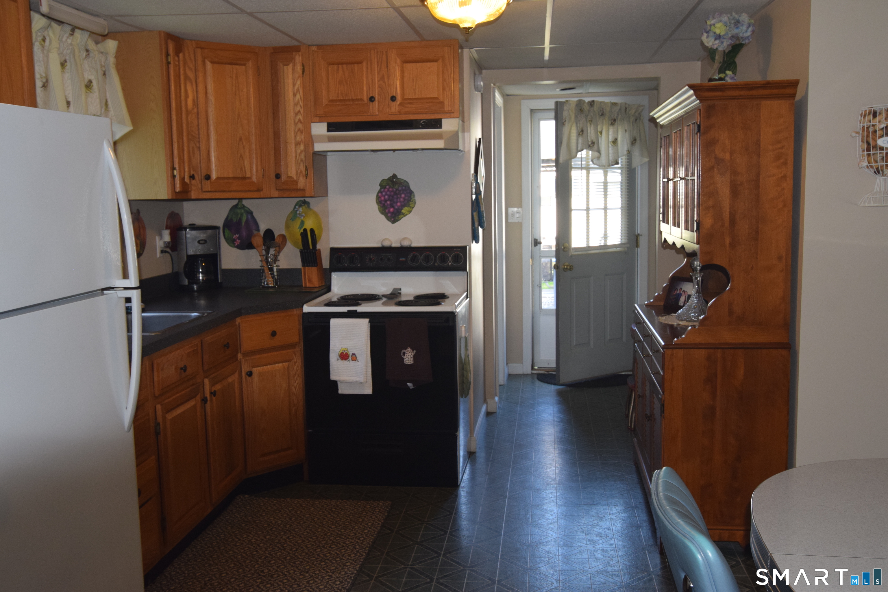 10 Hartford Avenue Old Lyme CT 06371