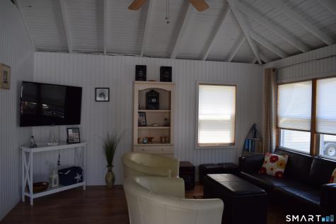 10 Hartford Avenue Old Lyme CT 06371