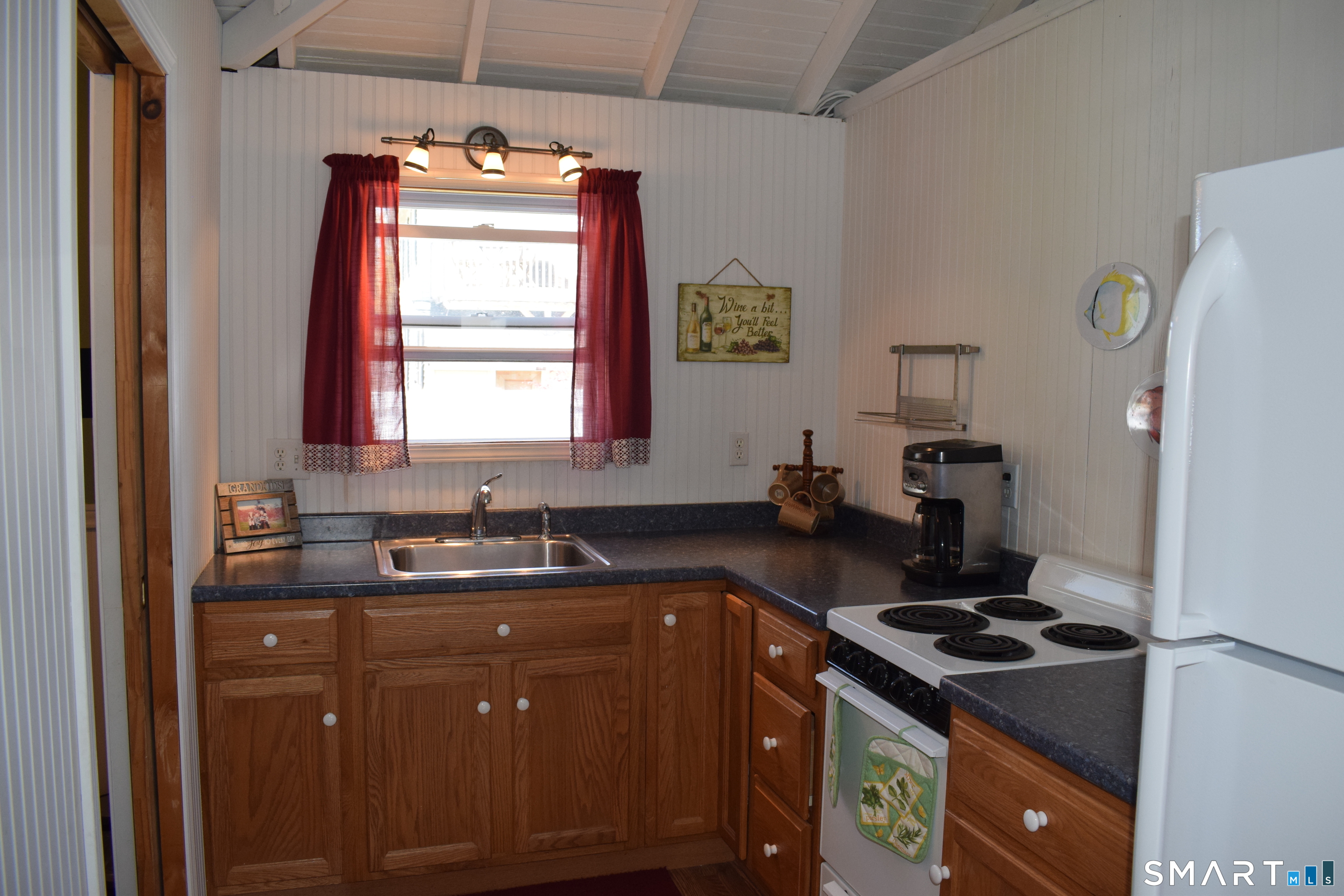 10 Hartford Avenue Old Lyme CT 06371