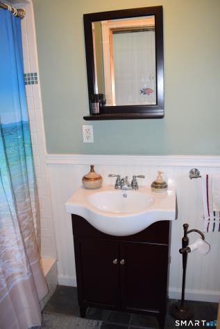 10 Hartford Avenue Old Lyme CT 06371