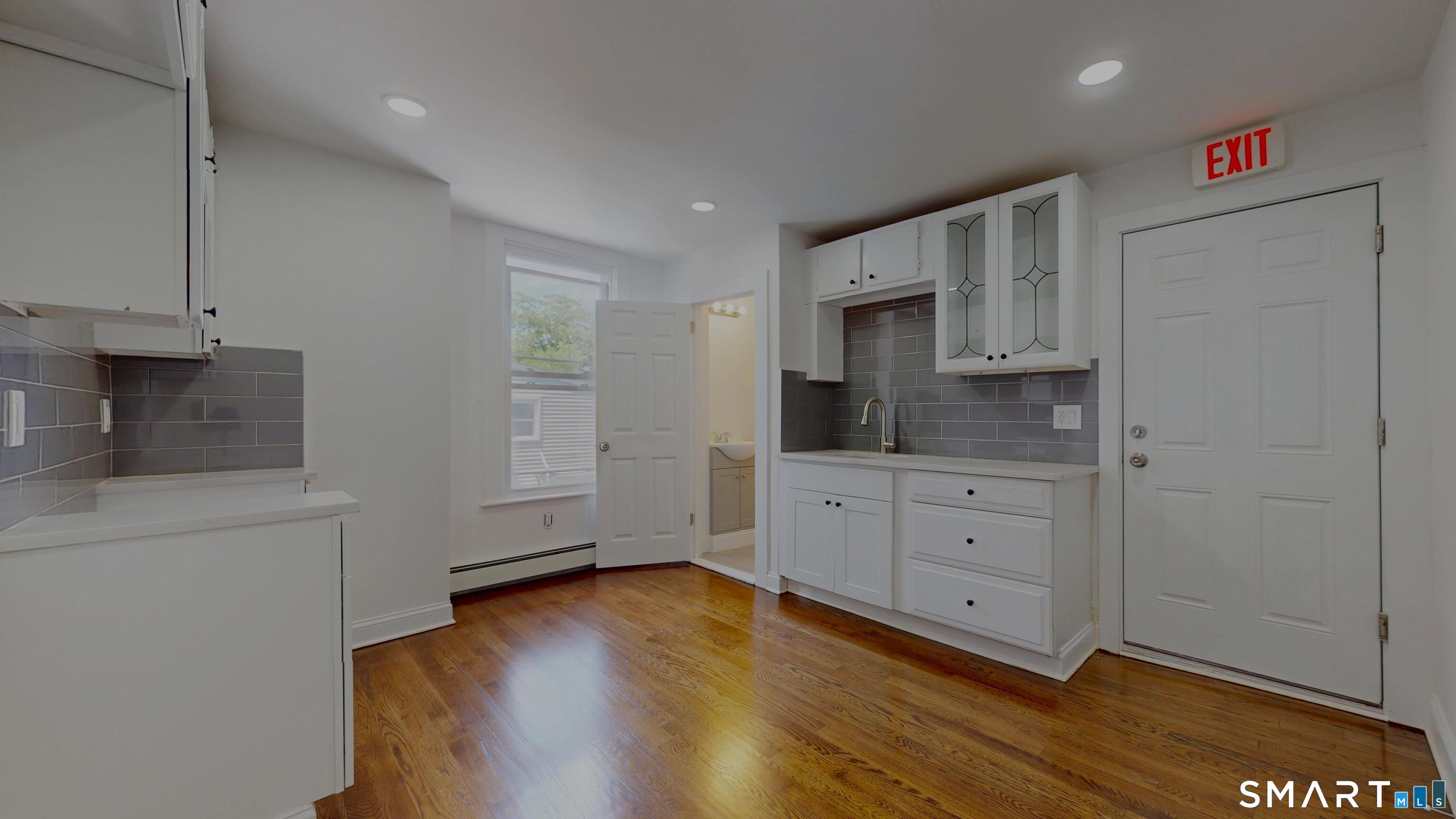 24 Bond Street Hartford CT 06114