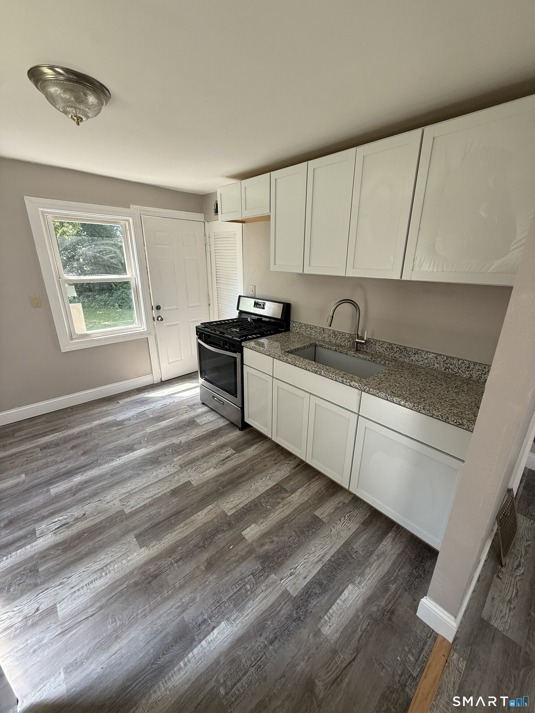 414-416 Pearl Harbor Street Bridgeport CT 06610