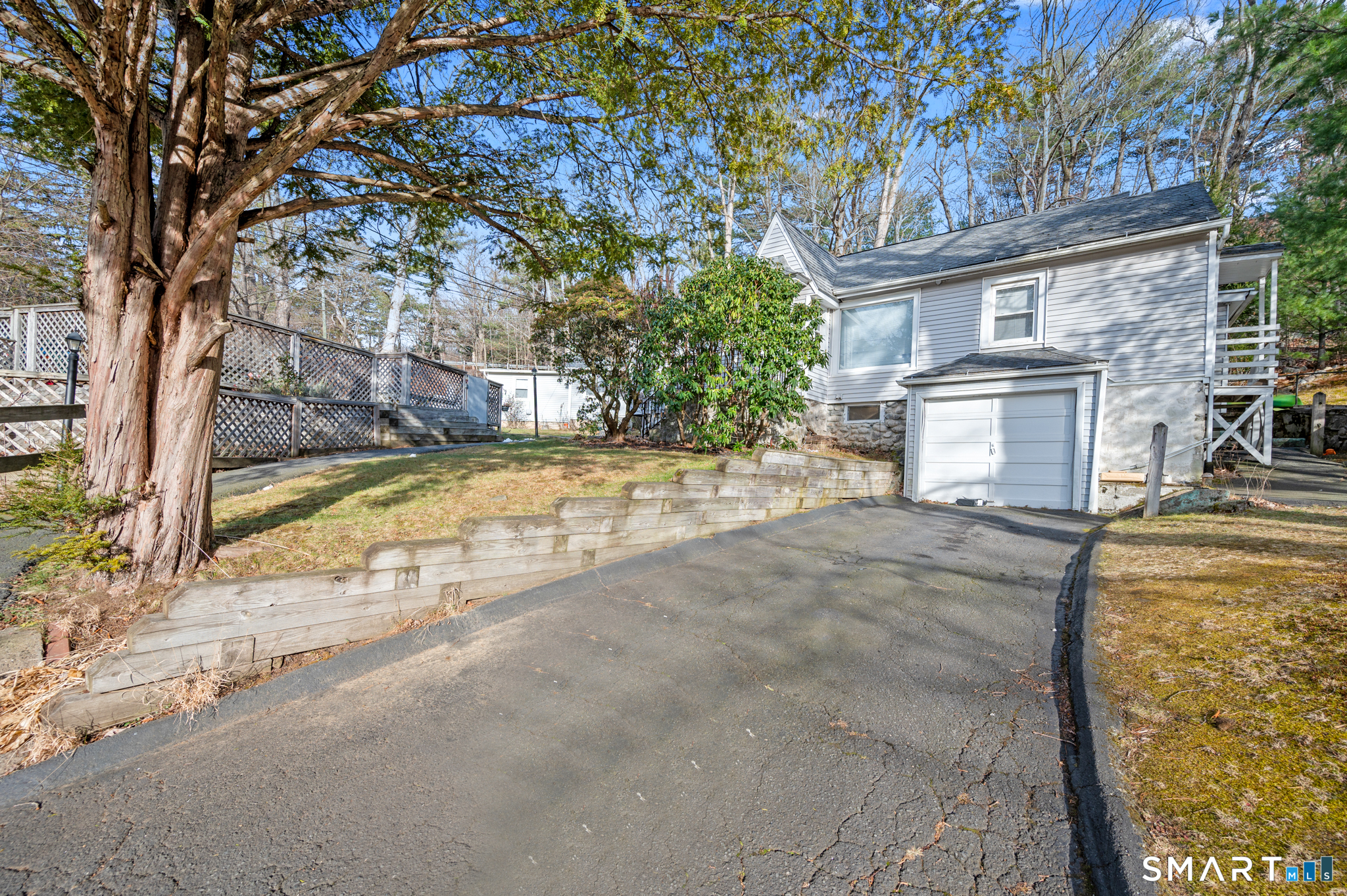 10 Old Waterbury Road Middlebury CT 06762