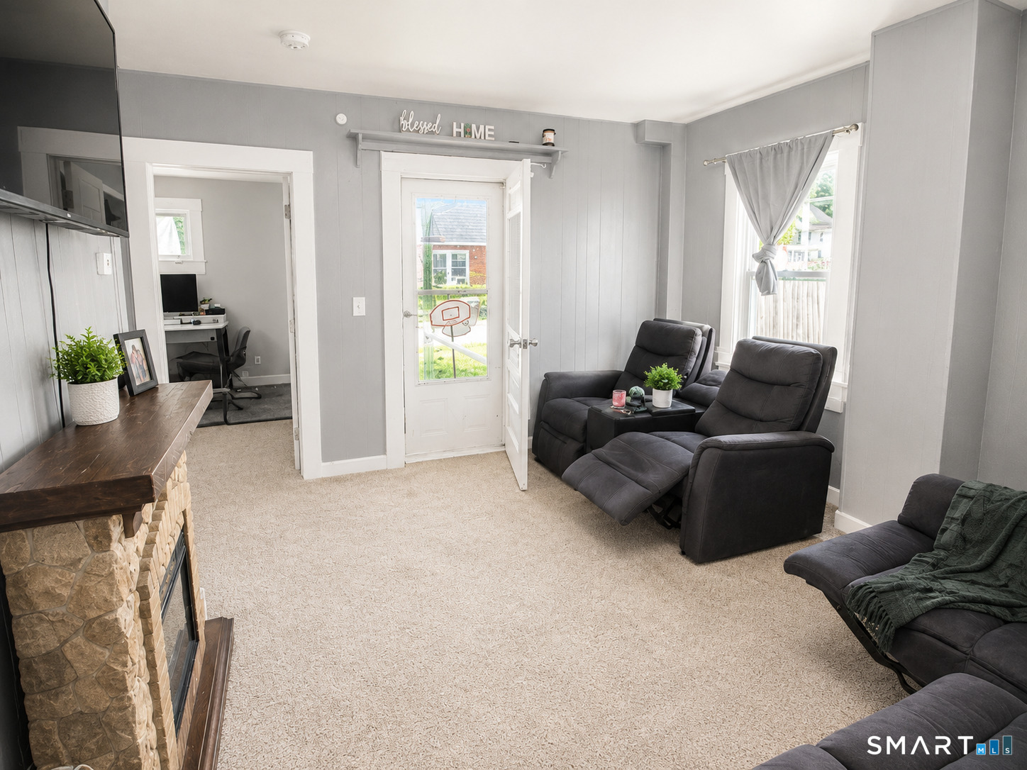 14 Asnuntuck Street Enfield CT 06082
