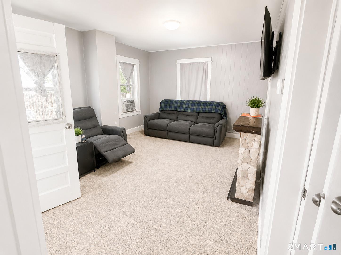 14 Asnuntuck Street Enfield CT 06082