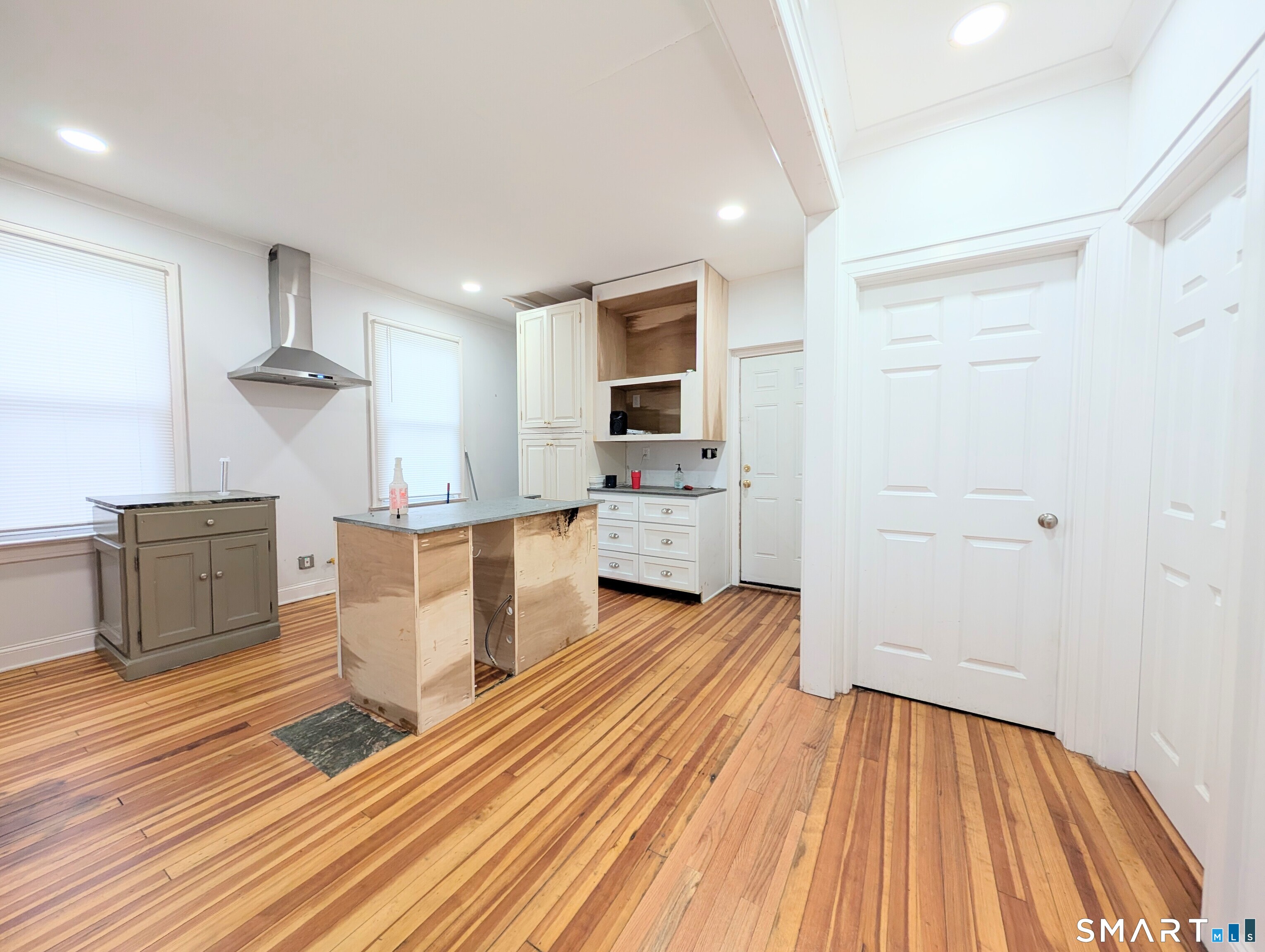 1757 East Main Street Bridgeport CT 06610