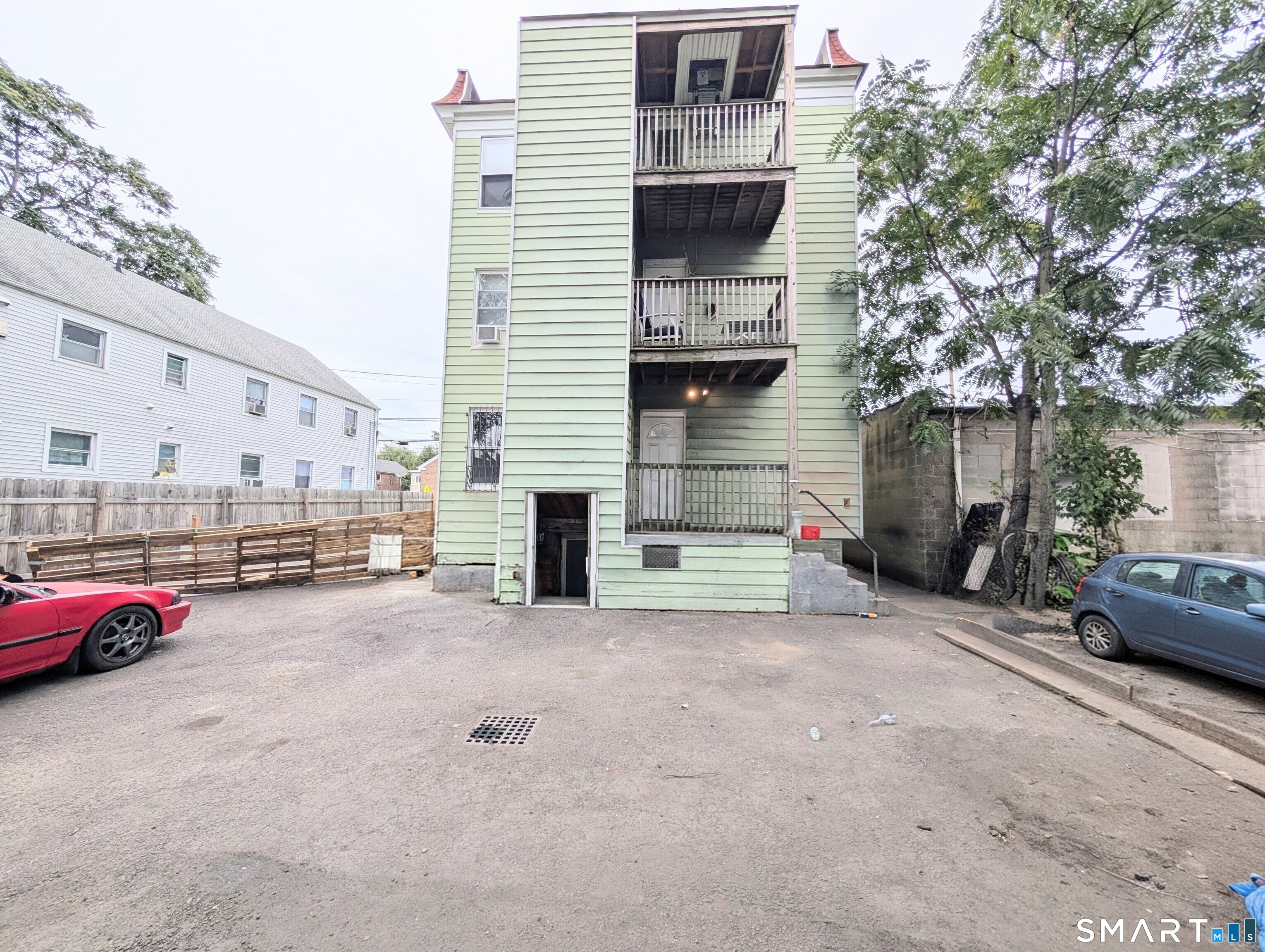 1757 East Main Street Bridgeport CT 06610