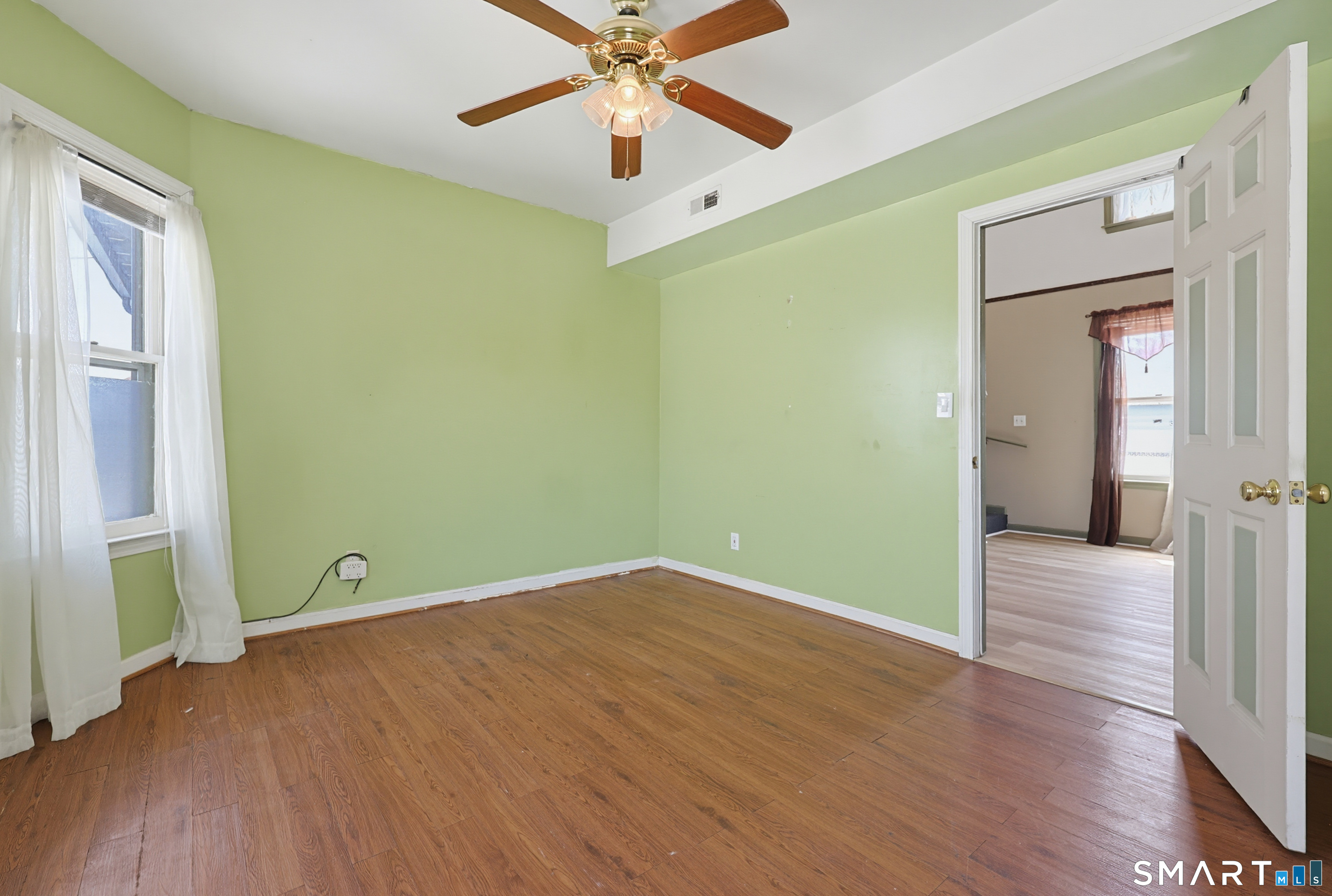 841 Iranistan Avenue Bridgeport CT 06604