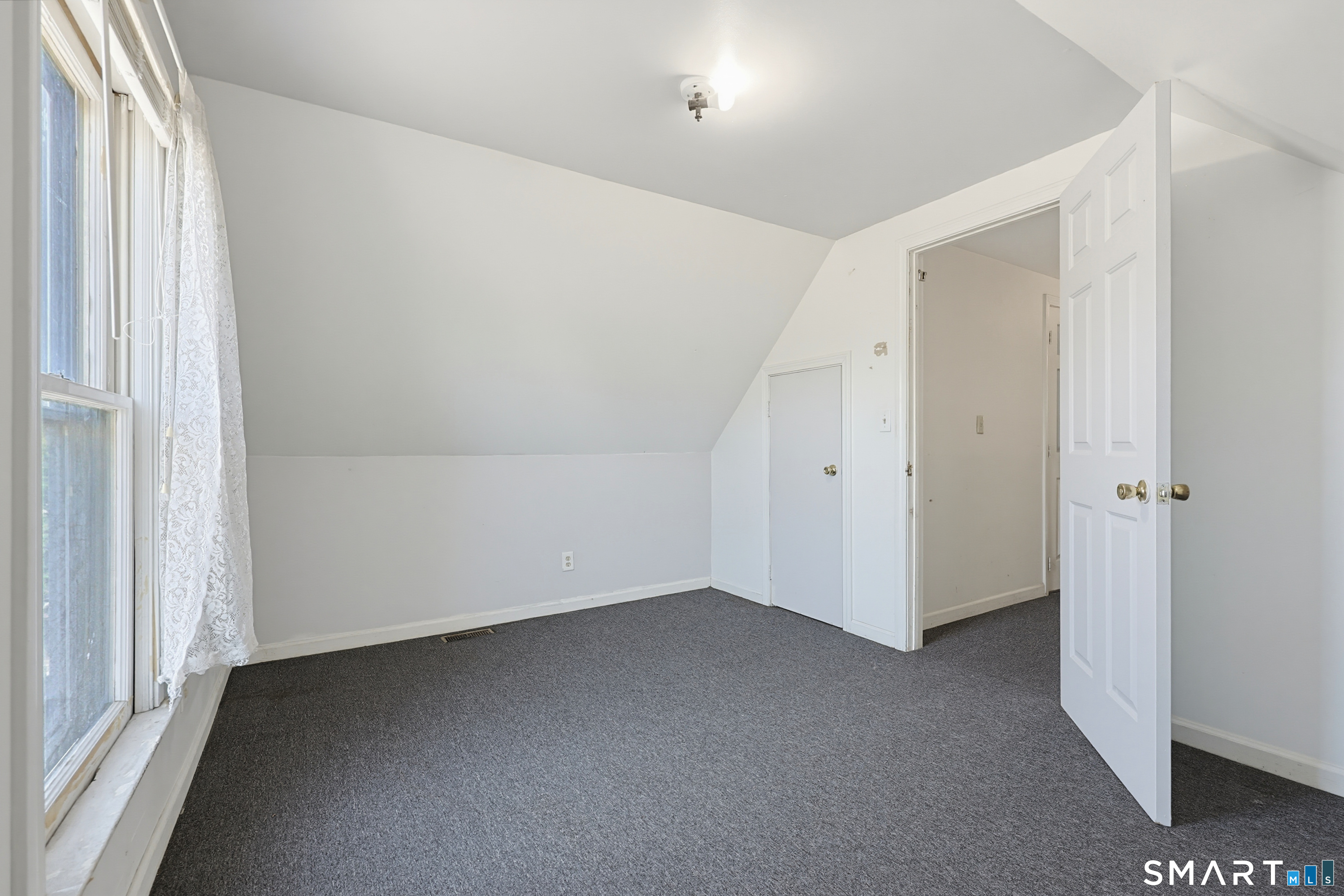 841 Iranistan Avenue Bridgeport CT 06604