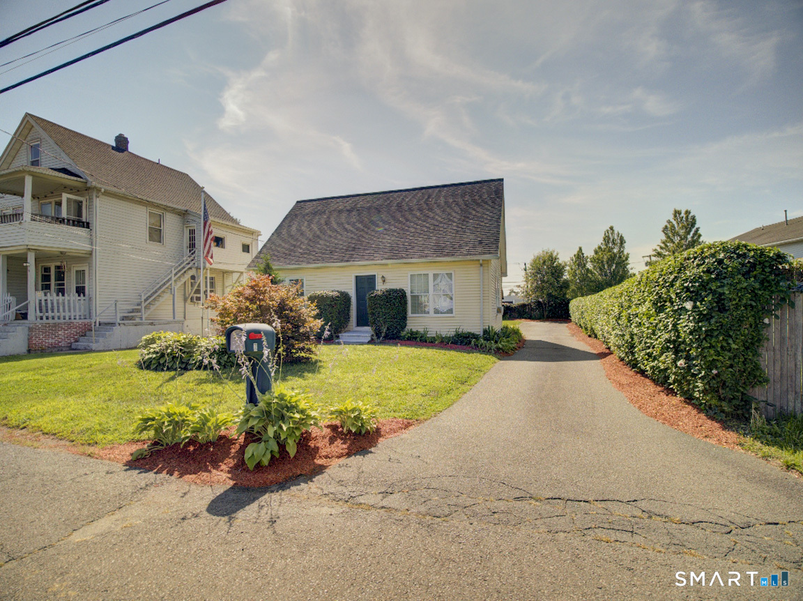 6 Mettler Street Woodbridge CT 06525