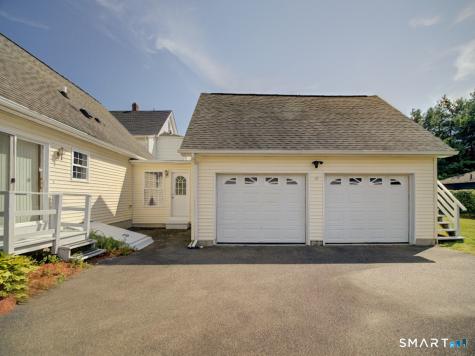 6 Mettler Street Woodbridge CT 06525