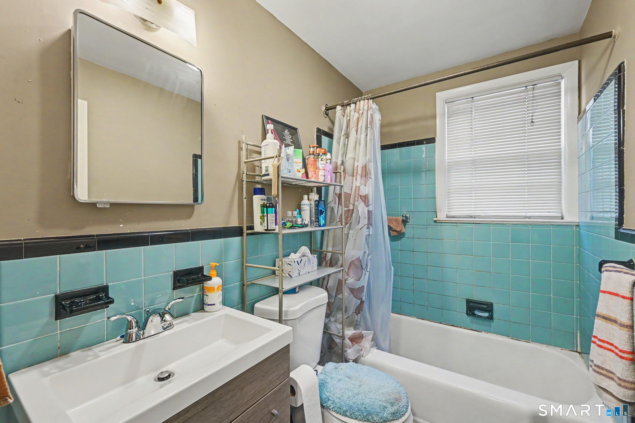 39-45 Circular Avenue Bridgeport CT 06605