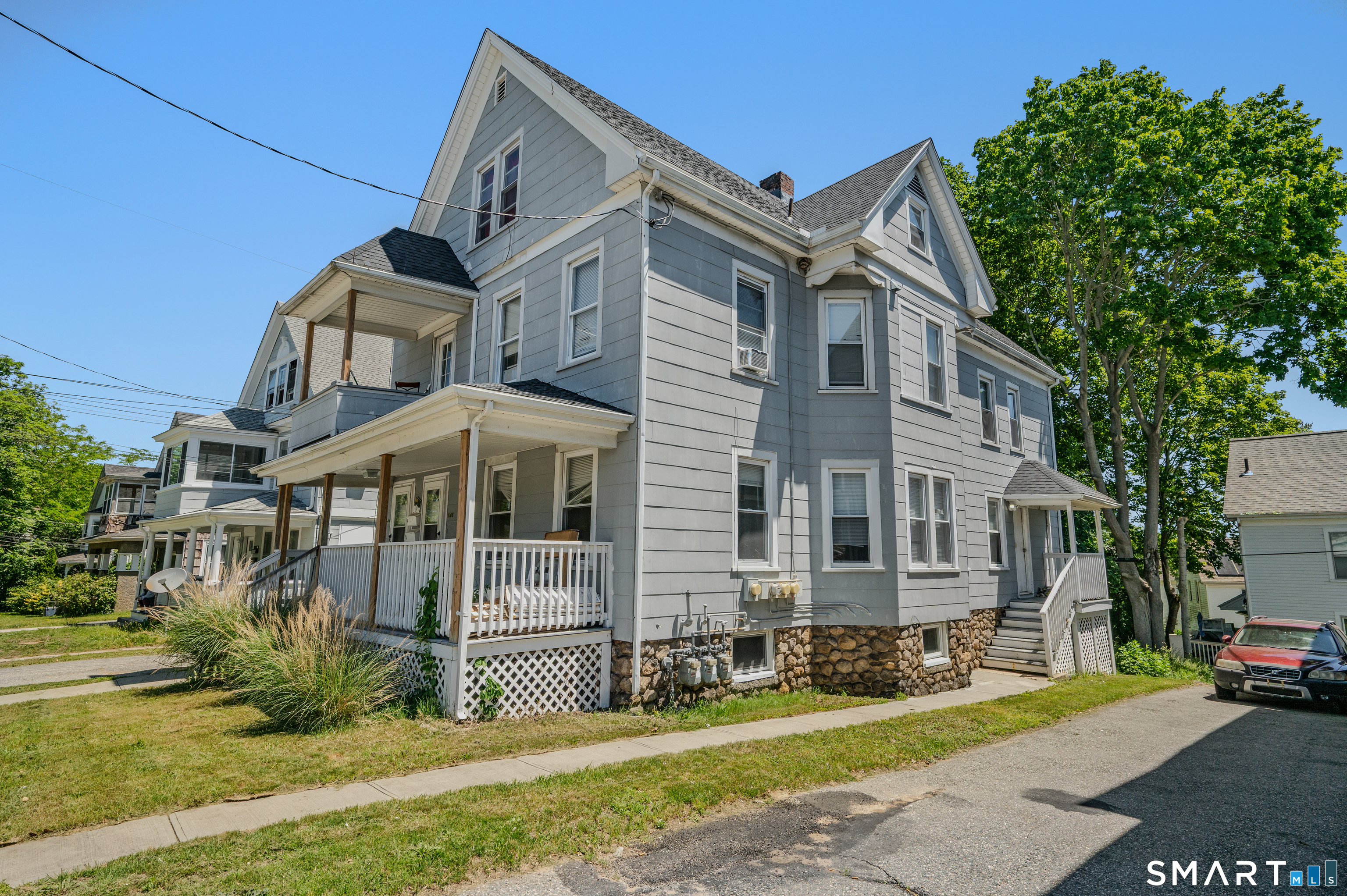 144 Montauk Avenue New London CT 06320