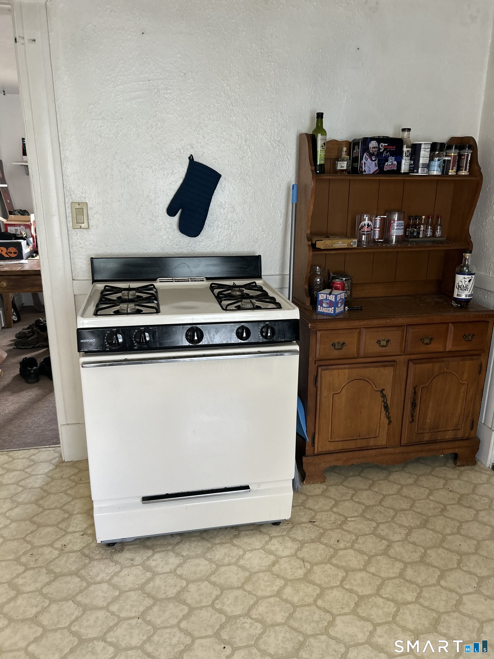 81 Robert Street Waterbury CT 06710