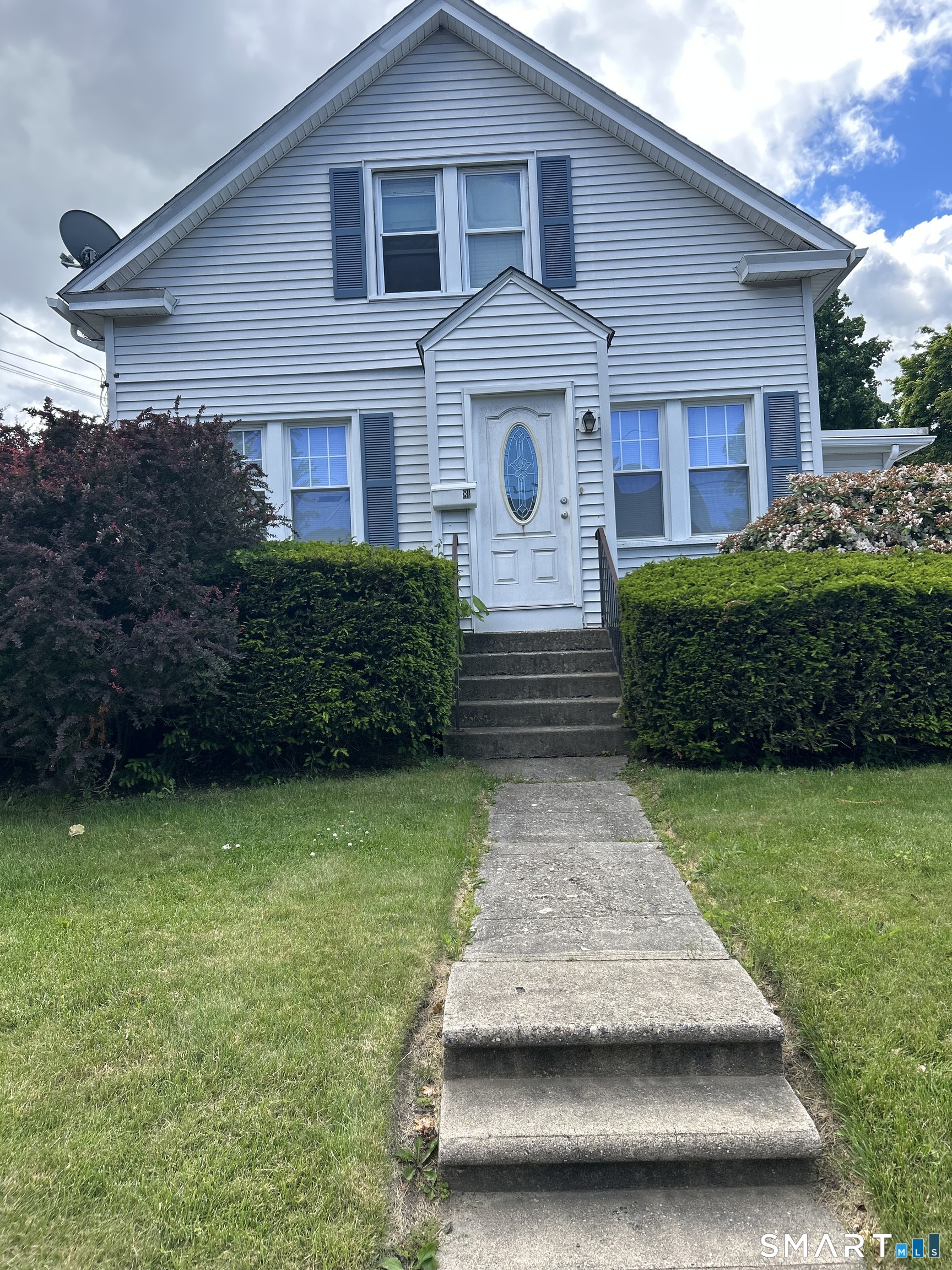 81 Robert Street Waterbury CT 06710