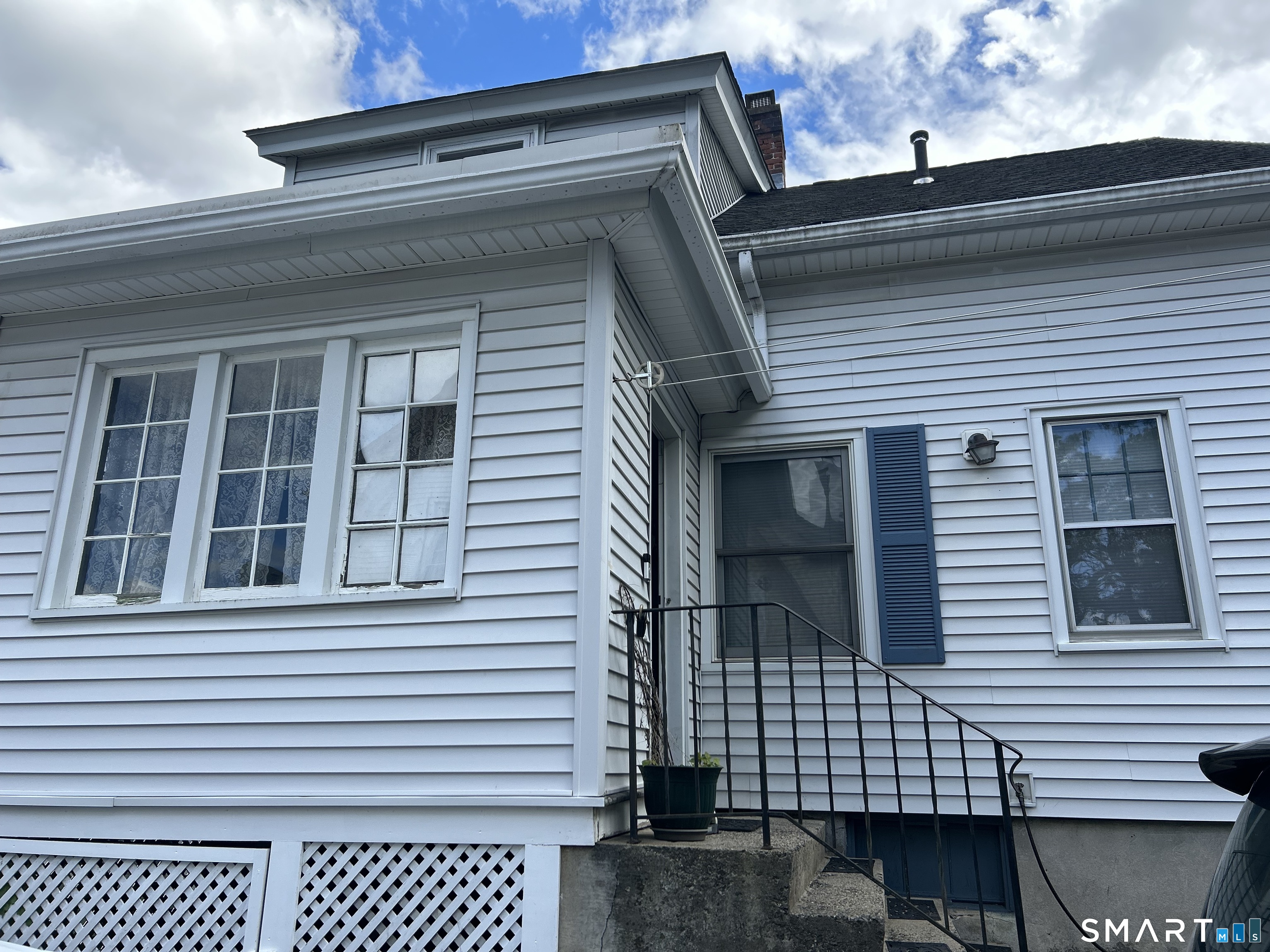 81 Robert Street Waterbury CT 06710