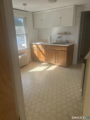 81 Robert Street Waterbury CT 06710