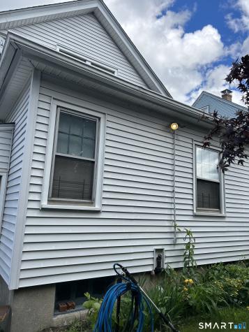 81 Robert Street Waterbury CT 06710