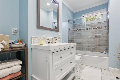 28 Farren Avenue New Haven CT 06513