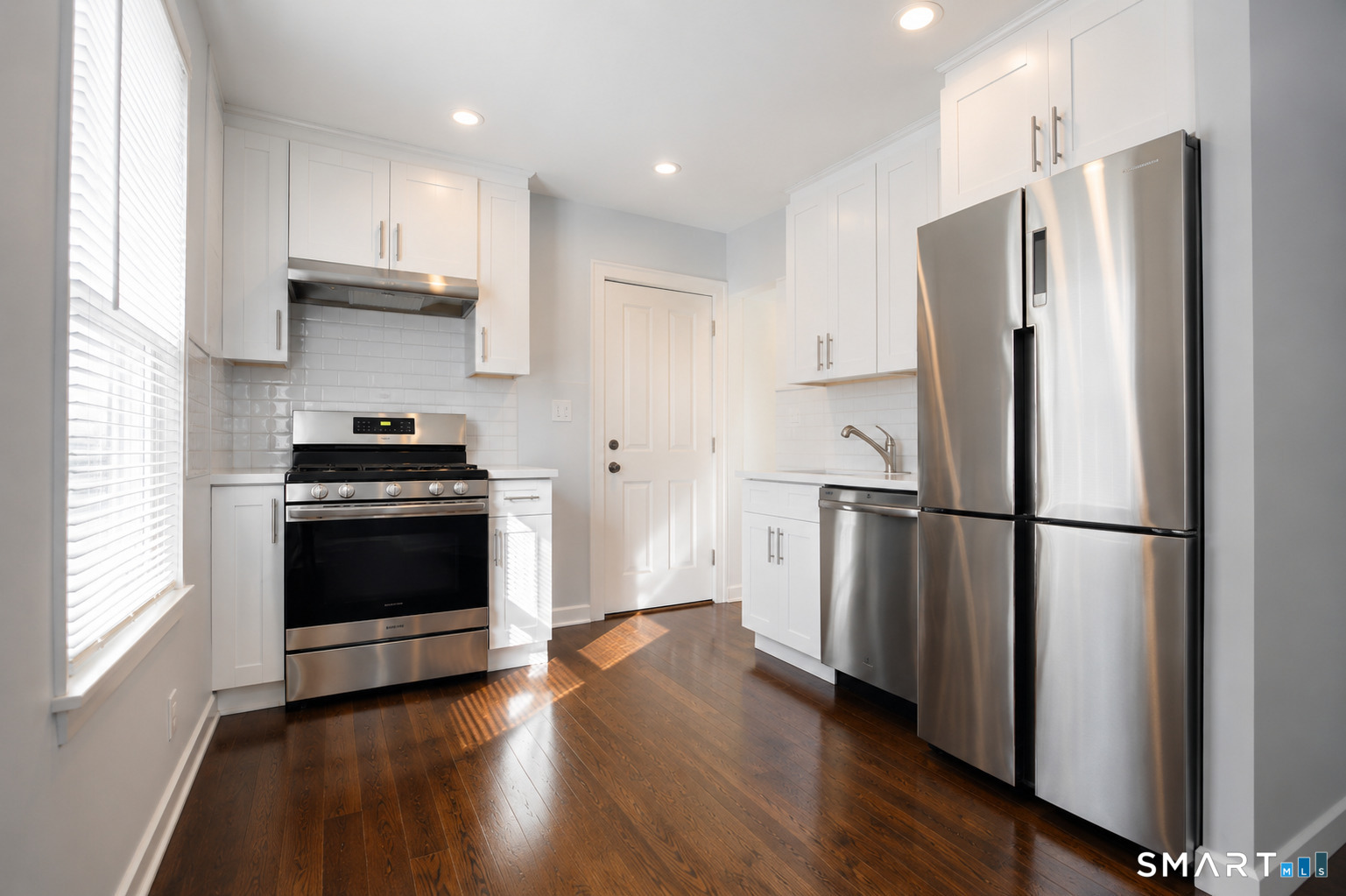 180 Dupont Place Bridgeport CT 06610