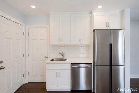 180 Dupont Place Bridgeport CT 06610