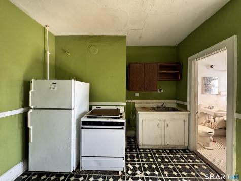 102 Rowe Avenue Hartford CT 06106