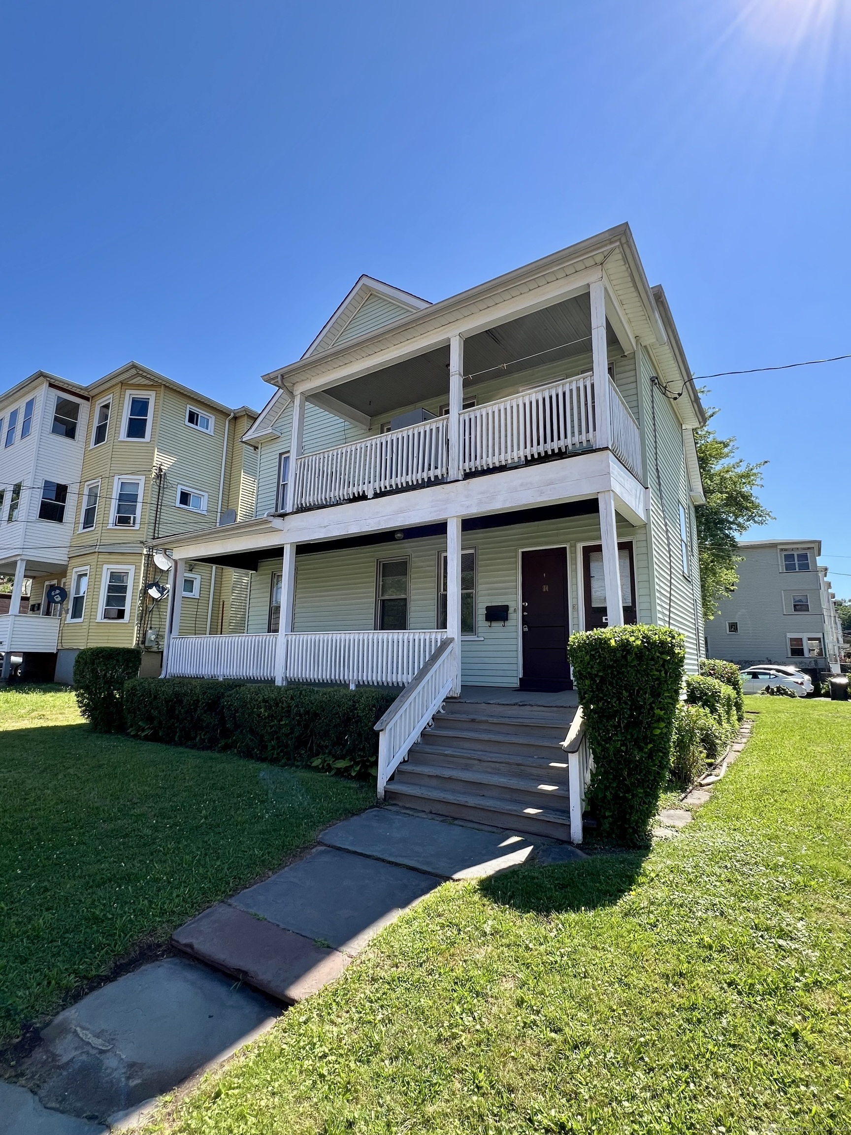 98-100 Hillside Avenue Hartford CT 06106
