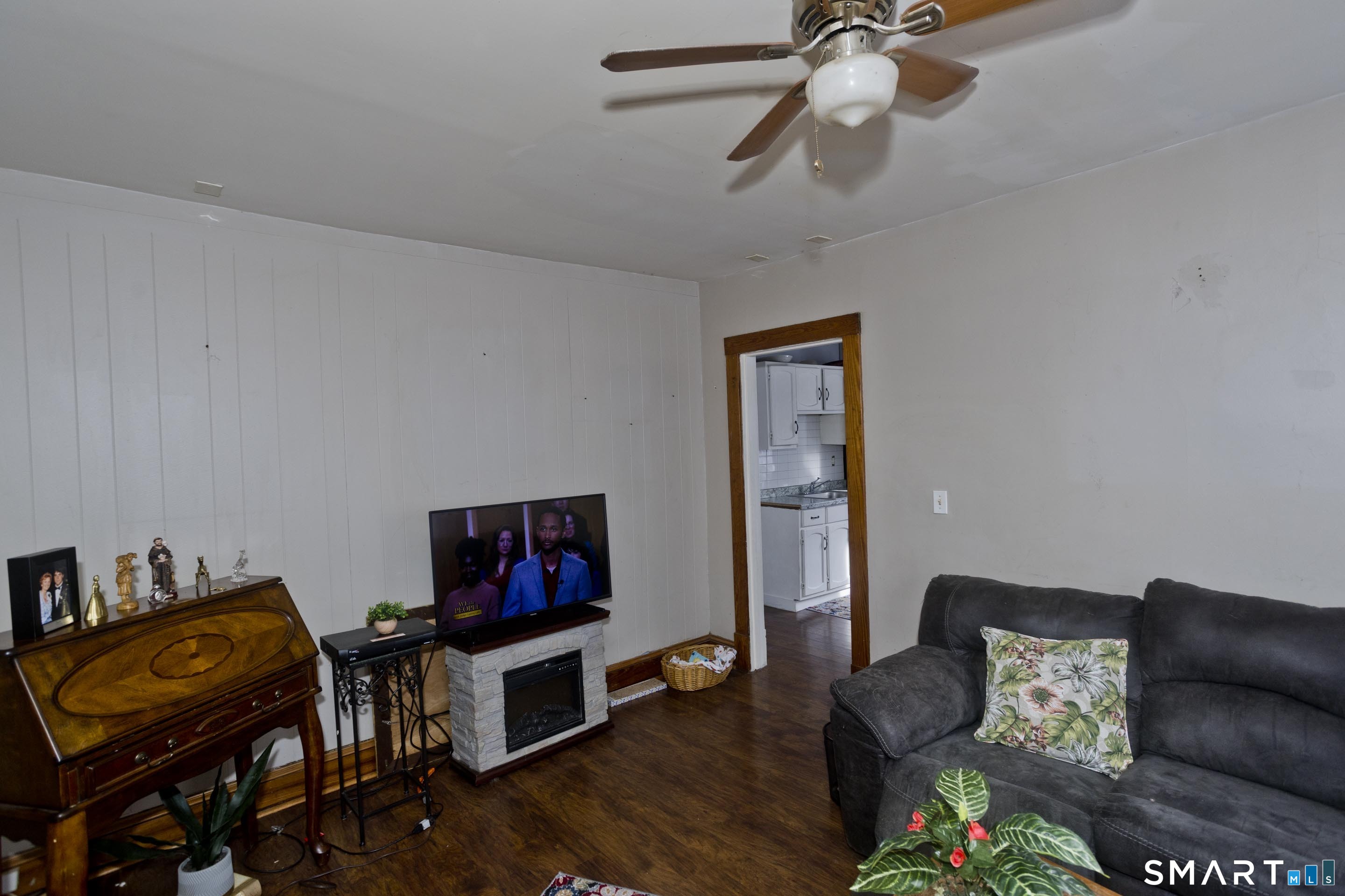 54 Hartford Avenue Enfield CT 06082