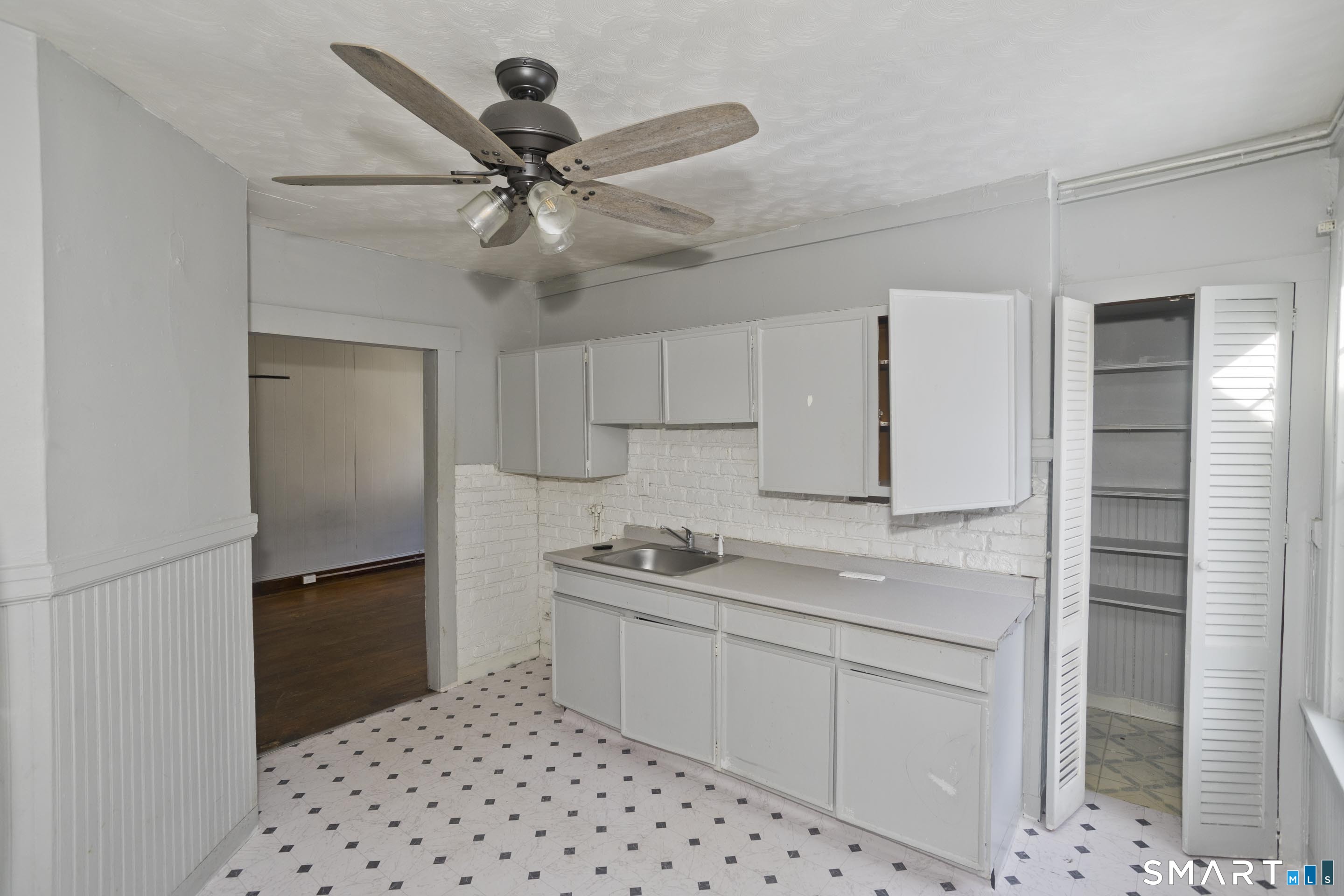 54 Hartford Avenue Enfield CT 06082
