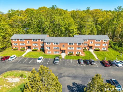 40-44 Briarwood Lane Branford CT 06405