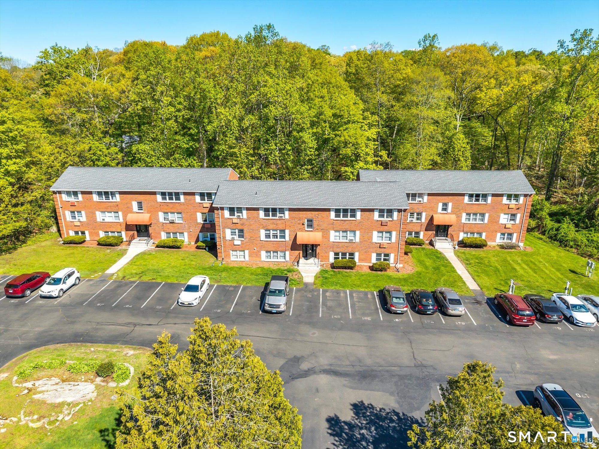 40-44 Briarwood Lane Branford CT 06405