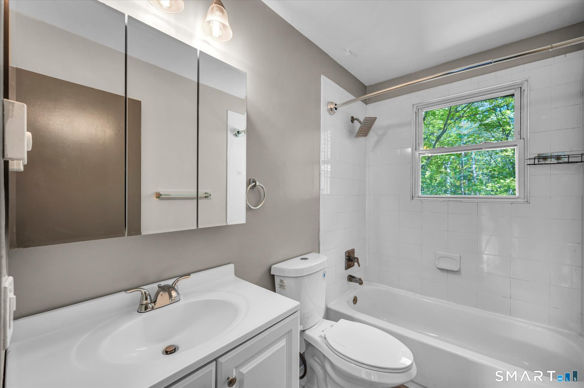 40-44 Briarwood Lane Branford CT 06405