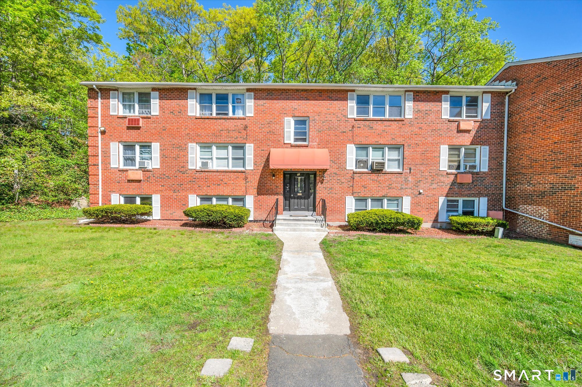 40-44 Briarwood Lane Branford CT 06405
